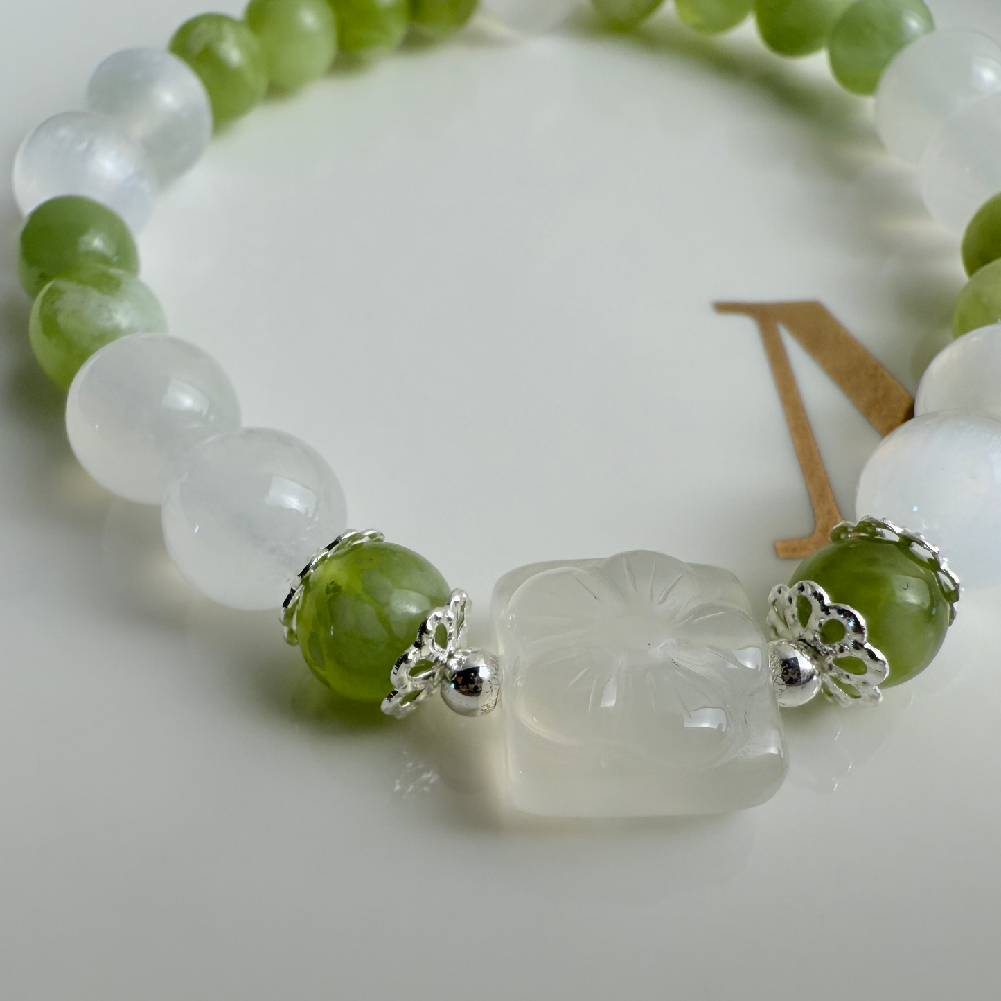 Flower + green agate bracelet