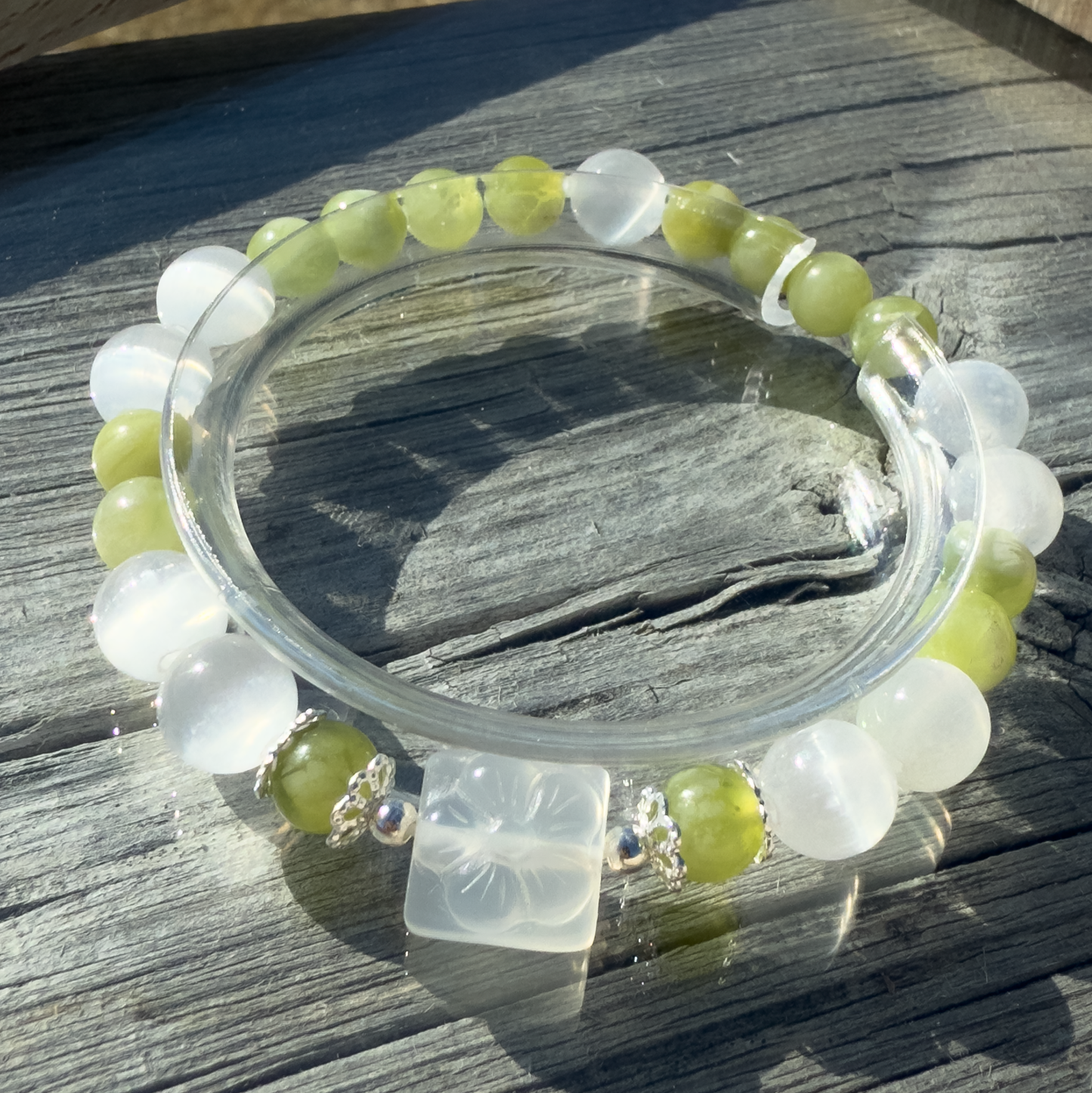 Flower + green agate bracelet