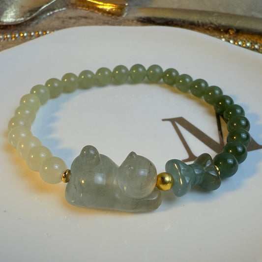Playing Kitty: Bow charm, Jade bracelet II
